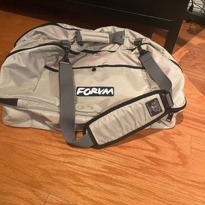 Forum snowboard gear bag